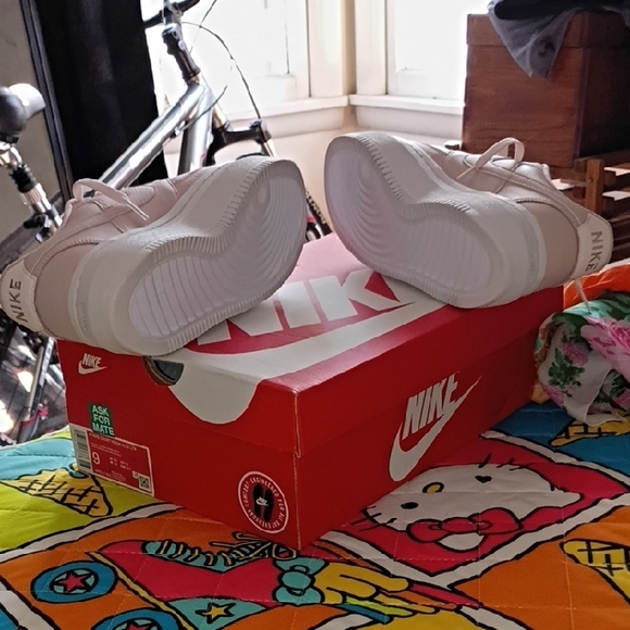 Nike Women's Blush Pink Platform Sneakers - Picture 5 of 7